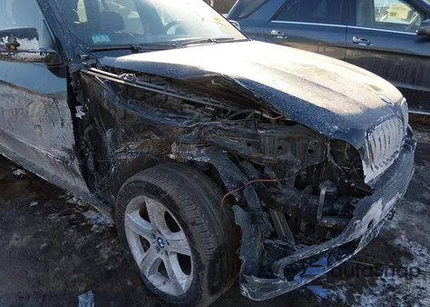 2010 BMW X5 xDrive30I z USA, uszkodzony, nr VIN 5UXFE4C51AL380118